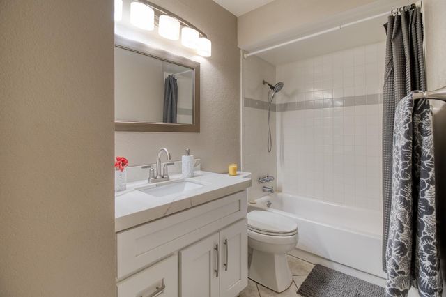 6829 Gordon Ct, Stockton, CA 95219