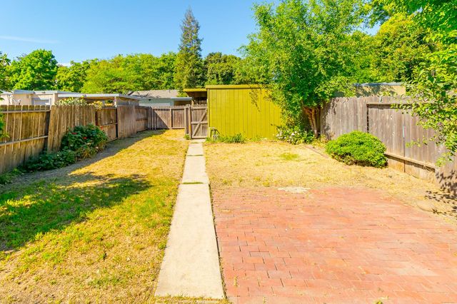 6829 Gordon Ct, Stockton, CA 95219