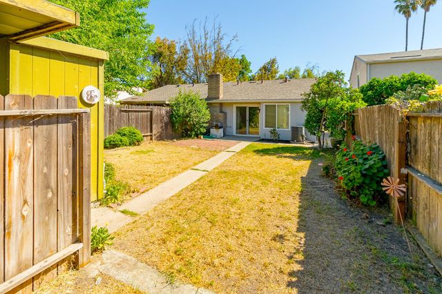 6829 Gordon Ct, Stockton, CA 95219