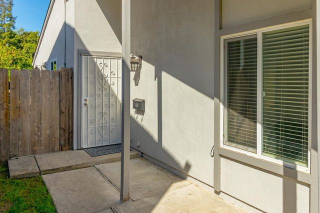 6829 Gordon Ct, Stockton, CA 95219