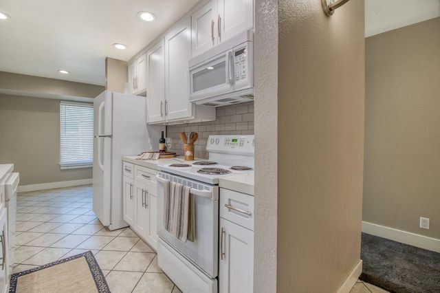 6829 Gordon Ct, Stockton, CA 95219