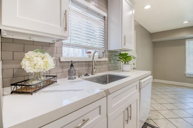 6829 Gordon Ct, Stockton, CA 95219