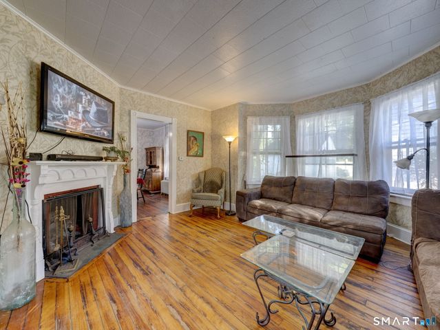 293 Washington Street, Norwich, CT 06360