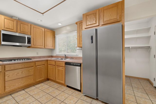 1405 Betts Street NE, Albuquerque, NM 87112