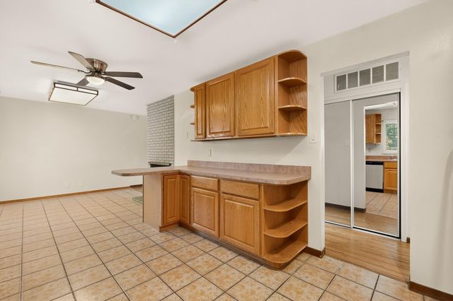 1405 Betts Street NE, Albuquerque, NM 87112