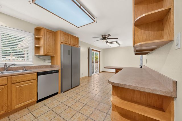 1405 Betts Street NE, Albuquerque, NM 87112