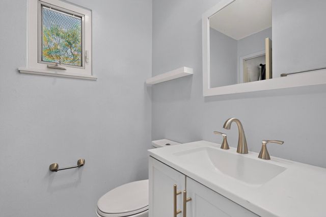 1405 Betts Street NE, Albuquerque, NM 87112