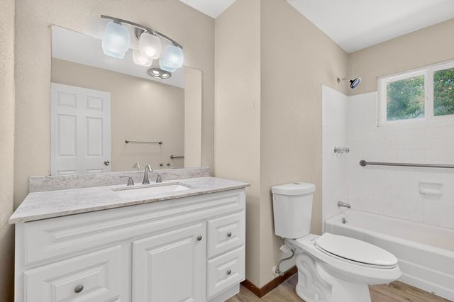 1405 Betts Street NE, Albuquerque, NM 87112