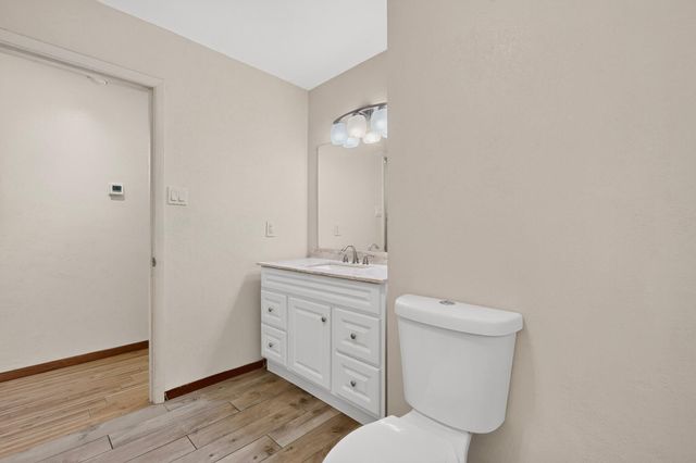 1405 Betts Street NE, Albuquerque, NM 87112