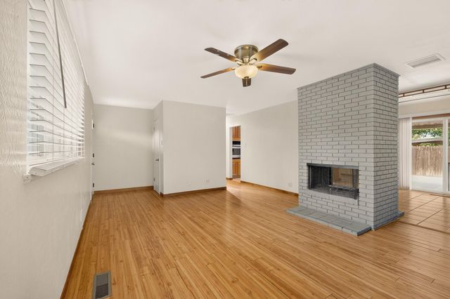 1405 Betts Street NE, Albuquerque, NM 87112