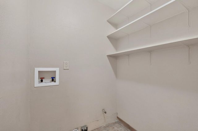1405 Betts Street NE, Albuquerque, NM 87112