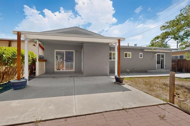 1405 Betts Street NE, Albuquerque, NM 87112