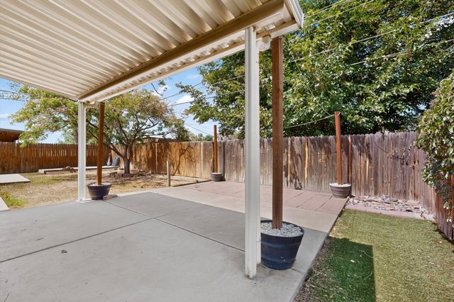 1405 Betts Street NE, Albuquerque, NM 87112