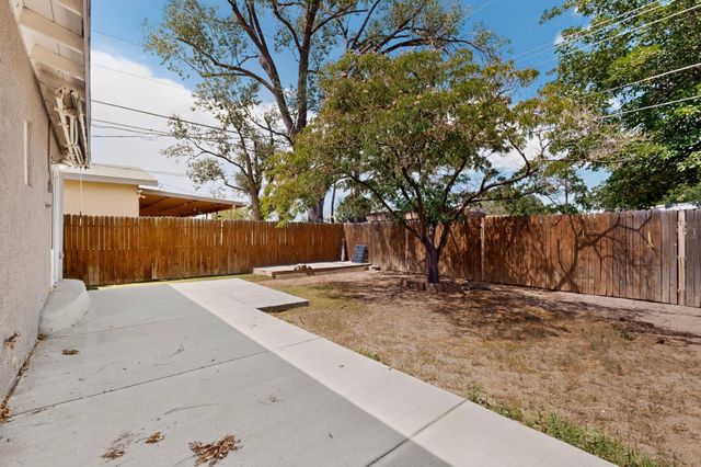 1405 Betts Street NE, Albuquerque, NM 87112