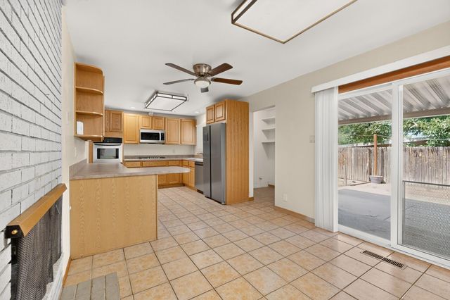 1405 Betts Street NE, Albuquerque, NM 87112