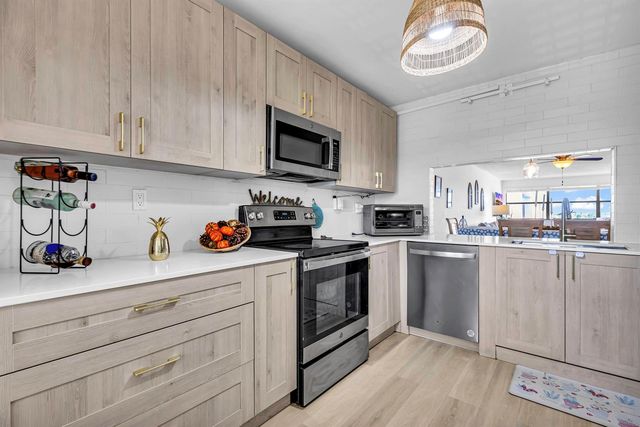 2705 NW 104th Avenue 406, Sunrise, FL 33322