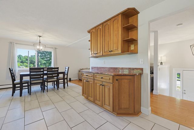 1 Garrison Dr, Plainville, MA 02762