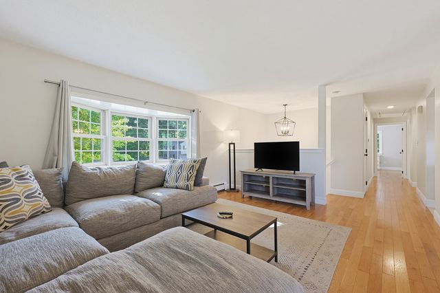 1 Garrison Dr, Plainville, MA 02762
