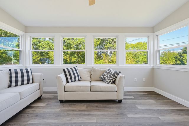 1 Garrison Dr, Plainville, MA 02762