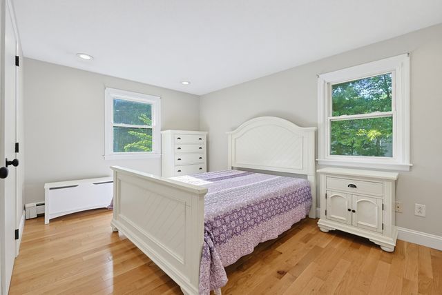 1 Garrison Dr, Plainville, MA 02762