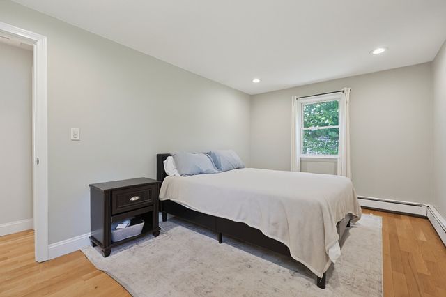 1 Garrison Dr, Plainville, MA 02762