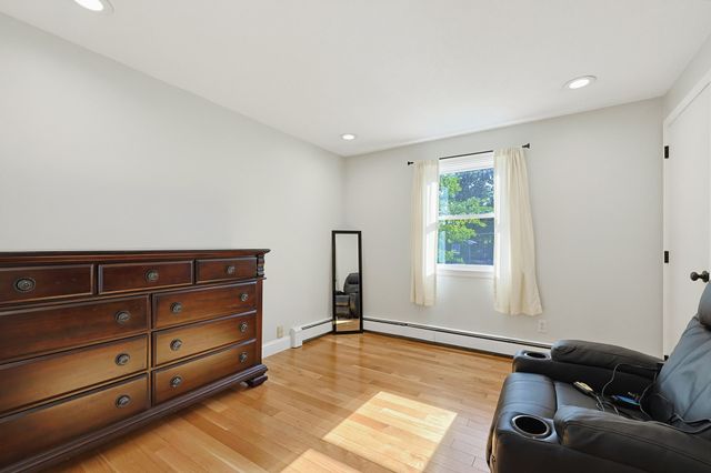 1 Garrison Dr, Plainville, MA 02762