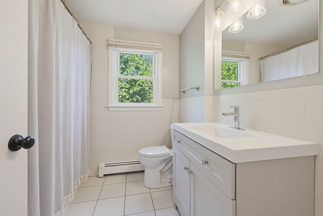 1 Garrison Dr, Plainville, MA 02762