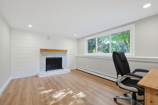 1 Garrison Dr, Plainville, MA 02762