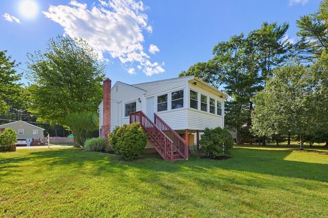 1 Garrison Dr, Plainville, MA 02762