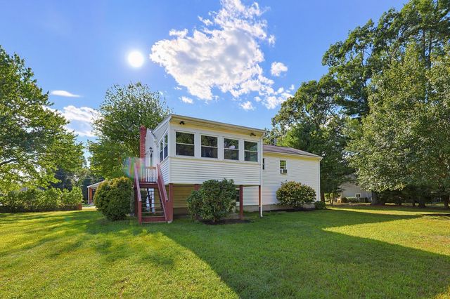 1 Garrison Dr, Plainville, MA 02762