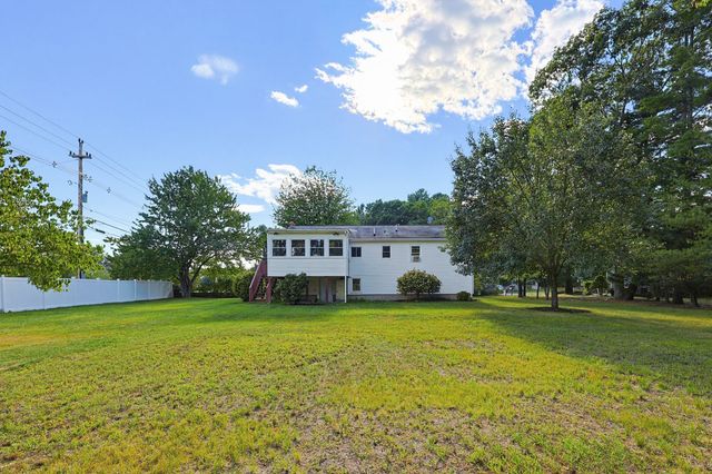 1 Garrison Dr, Plainville, MA 02762