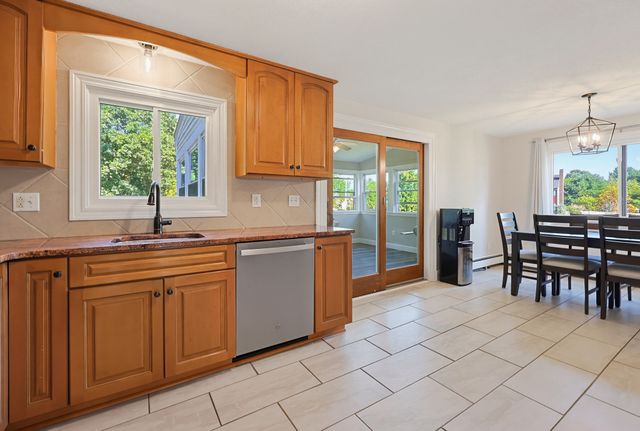 1 Garrison Dr, Plainville, MA 02762