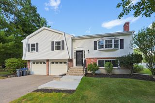 1 Garrison Dr, Plainville, MA 02762