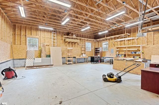 206 Forked Oak Way, Fountain Inn, SC 29644