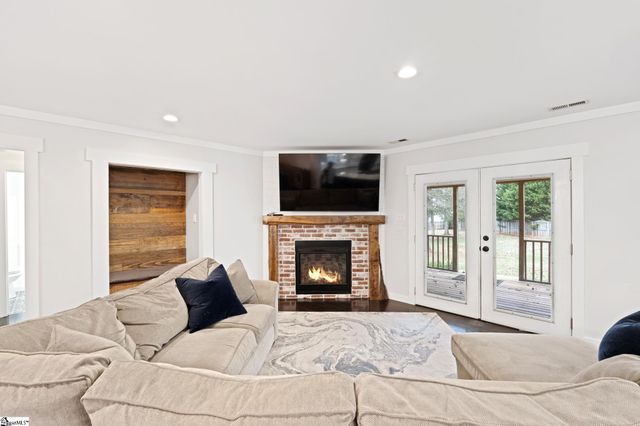 206 Forked Oak Way, Fountain Inn, SC 29644