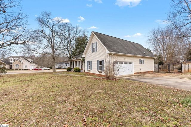 206 Forked Oak Way, Fountain Inn, SC 29644