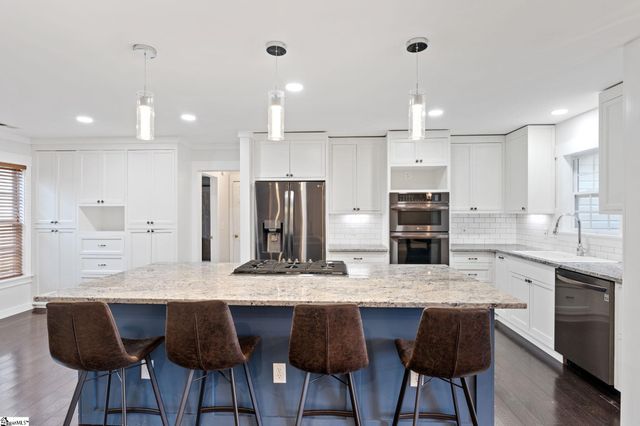 206 Forked Oak Way, Fountain Inn, SC 29644