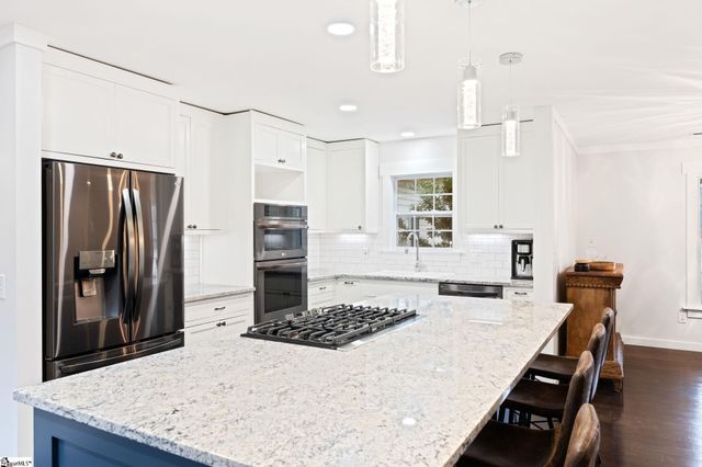 206 Forked Oak Way, Fountain Inn, SC 29644