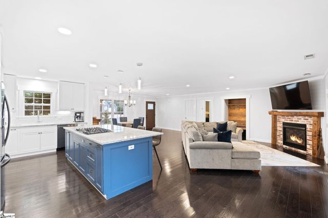 206 Forked Oak Way, Fountain Inn, SC 29644