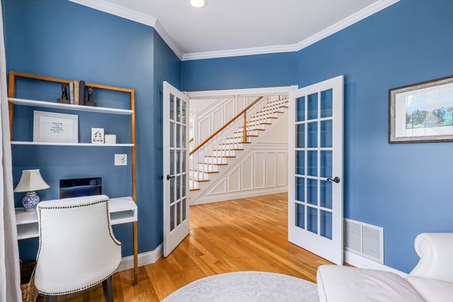 10 Strawberry Knoll Dr, Sutton, MA 01590