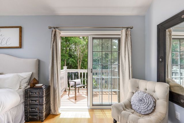 10 Strawberry Knoll Dr, Sutton, MA 01590