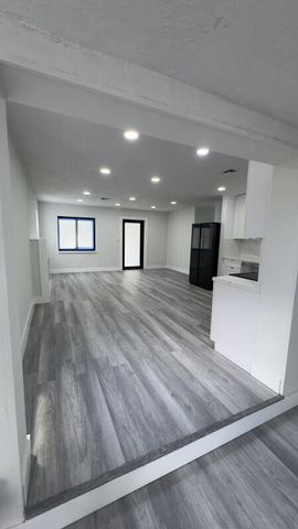 235 SW 21st Way, Fort Lauderdale, FL 33312