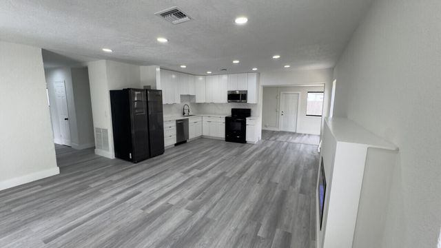 235 SW 21st Way, Fort Lauderdale, FL 33312