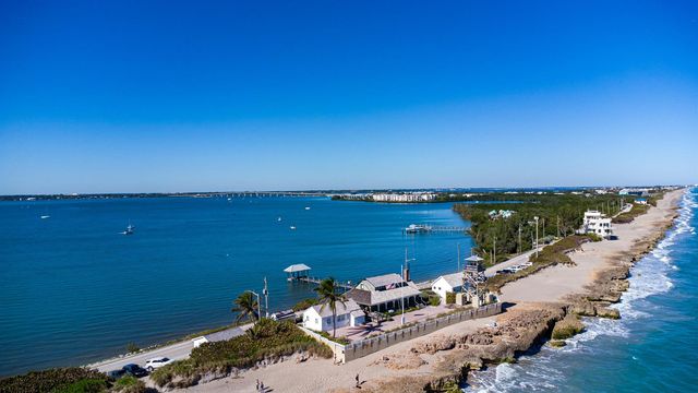 1866 SE Tarni Way, Stuart, FL 34996