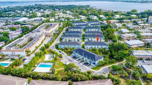 1866 SE Tarni Way, Stuart, FL 34996