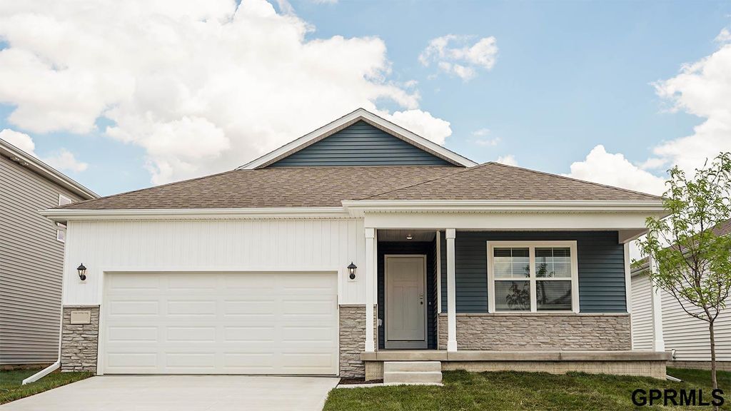12668 S 205th Avenue, Gretna, NE 68028