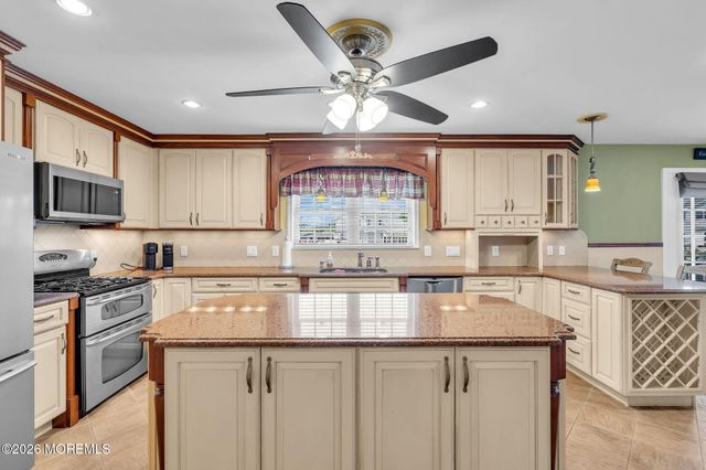 122 Morris Boulevard, Manahawkin, NJ 08050