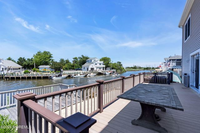 122 Morris Boulevard, Manahawkin, NJ 08050