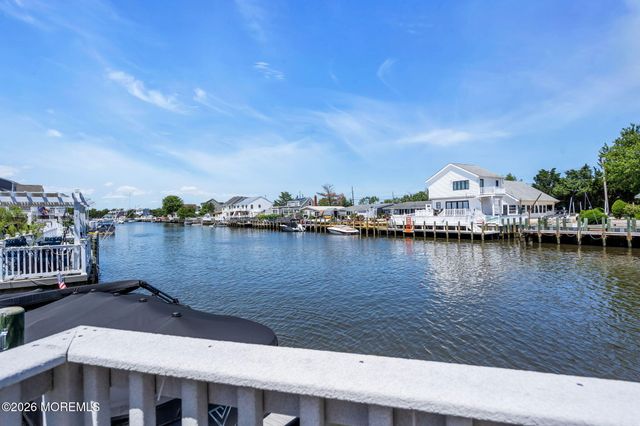 122 Morris Boulevard, Manahawkin, NJ 08050