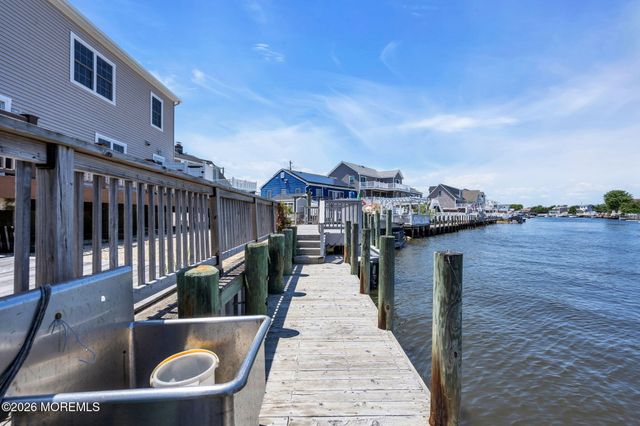 122 Morris Boulevard, Manahawkin, NJ 08050